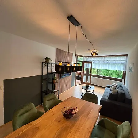 Blackforestbnb Seenestchen - Modernes 3 - Suedbalkon - Schwimmbad - Sauna - Fitness シュルッフゼー